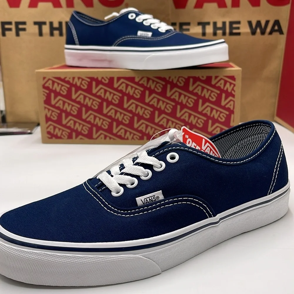 Vans Women’s Authentic (Angstrping) Dress blue/True White
VN000EE332D
Sneakers - Picture 1 of 16